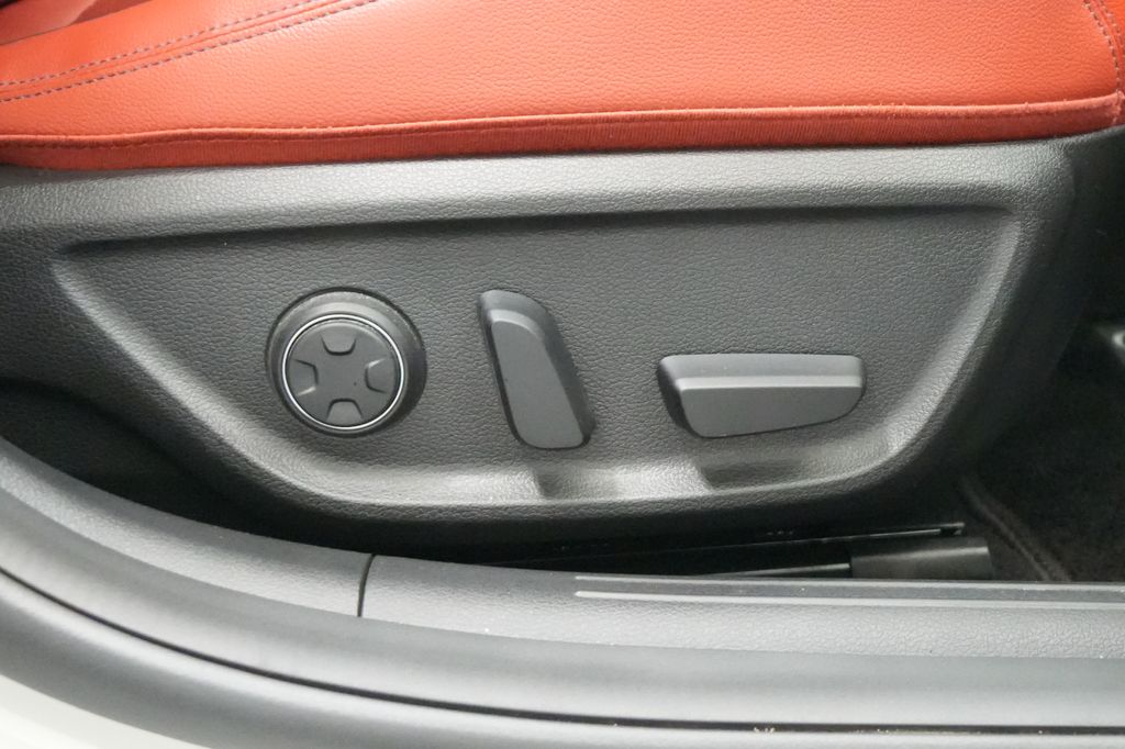 2025 Genesis G70
