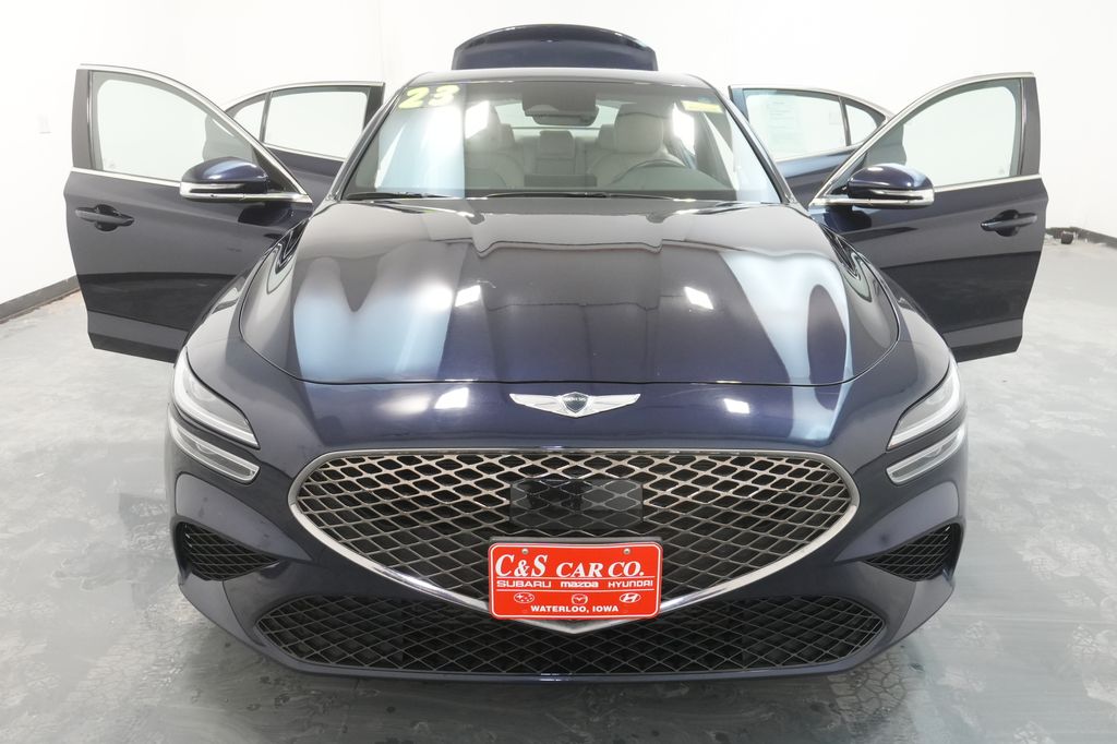2023 Genesis G70