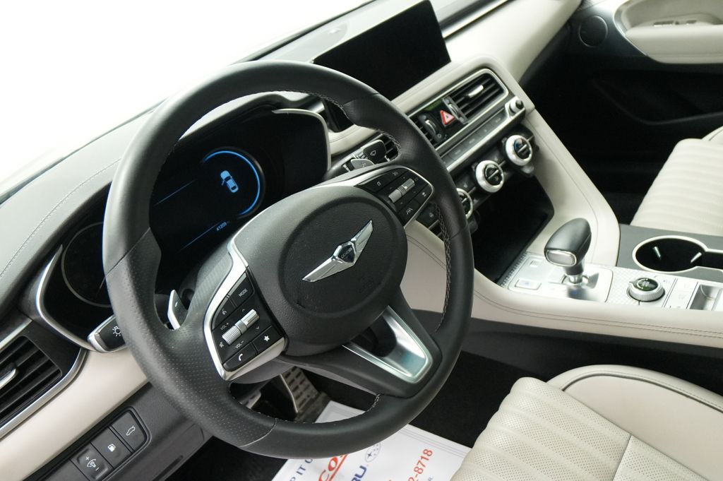 2023 Genesis G70