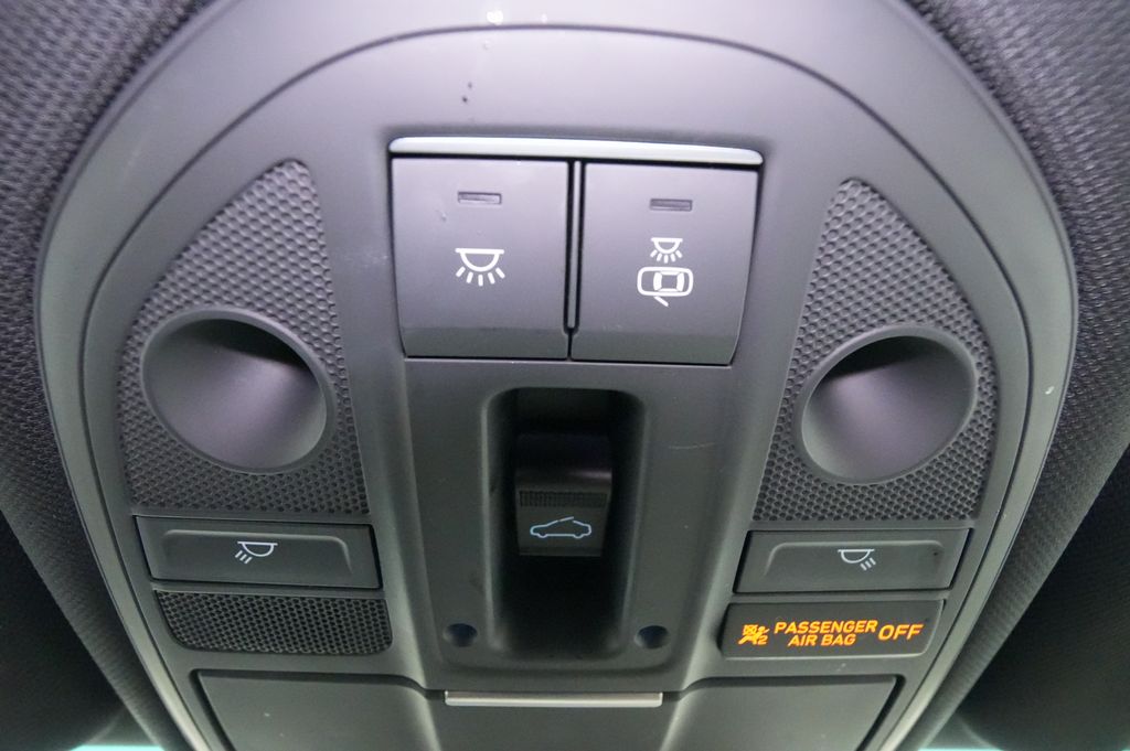2023 Genesis G70