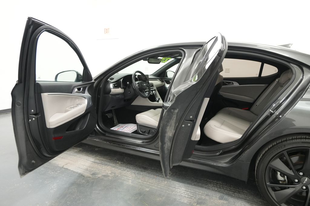 2023 Genesis G70