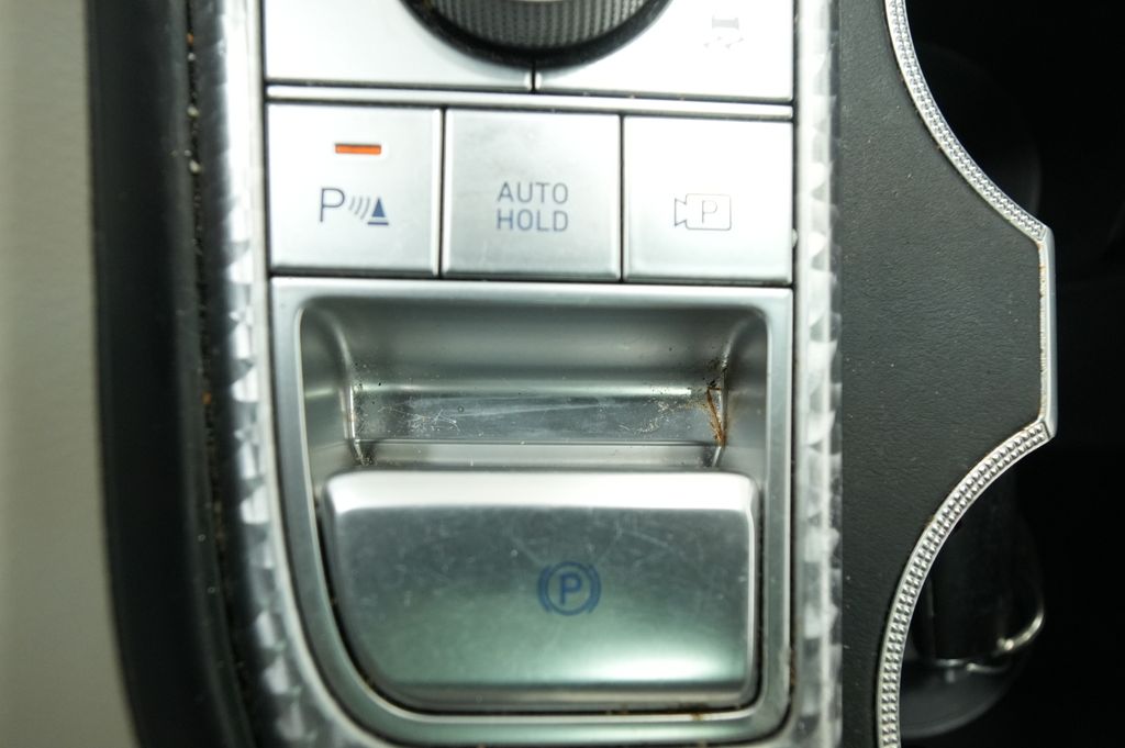 2023 Genesis G70