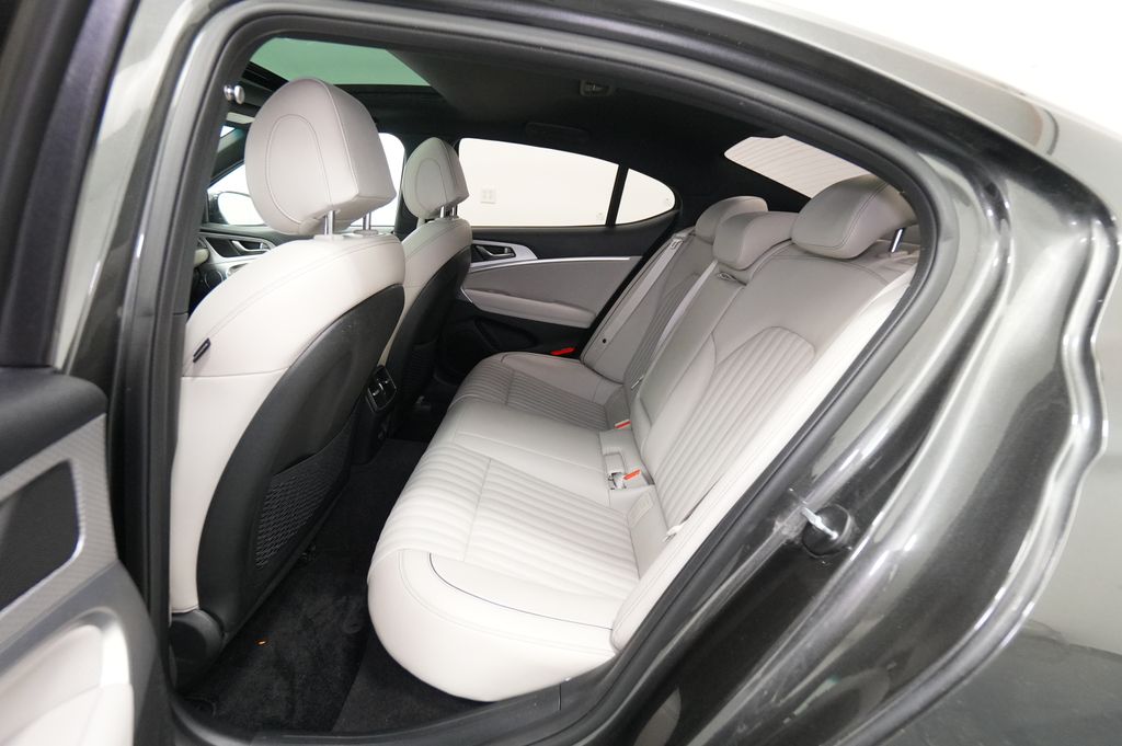 2023 Genesis G70