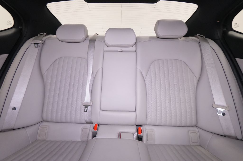 2023 Genesis G70