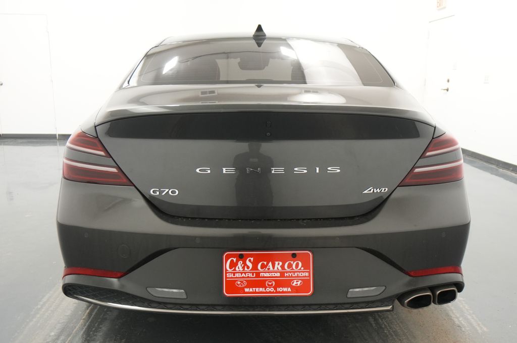 2023 Genesis G70