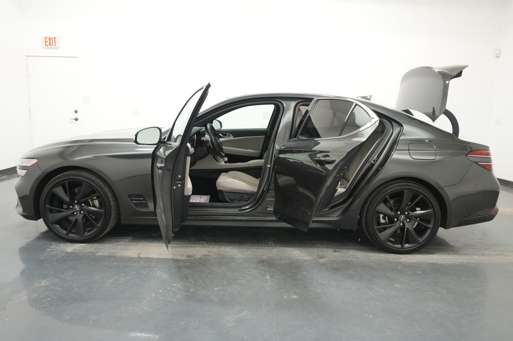 2023 Genesis G70