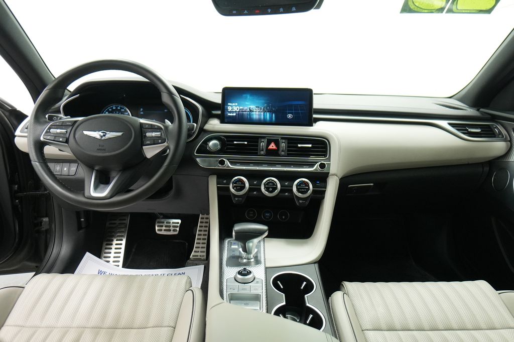 2023 Genesis G70