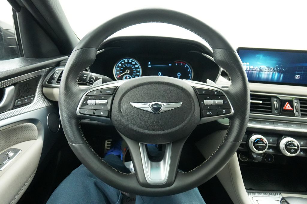 2023 Genesis G70