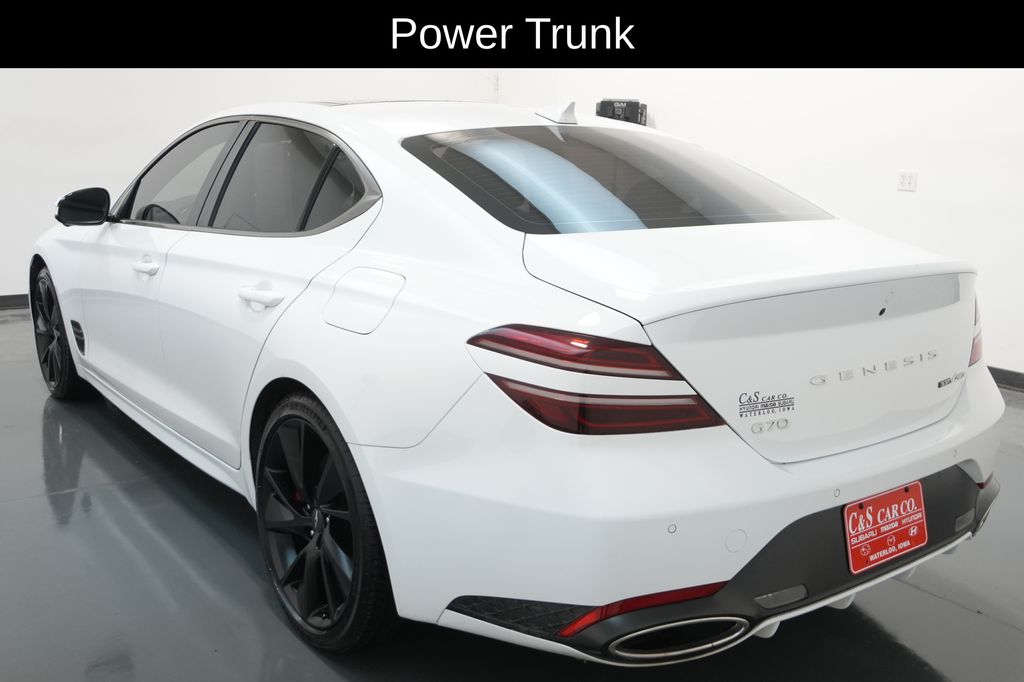 2023 Genesis G70