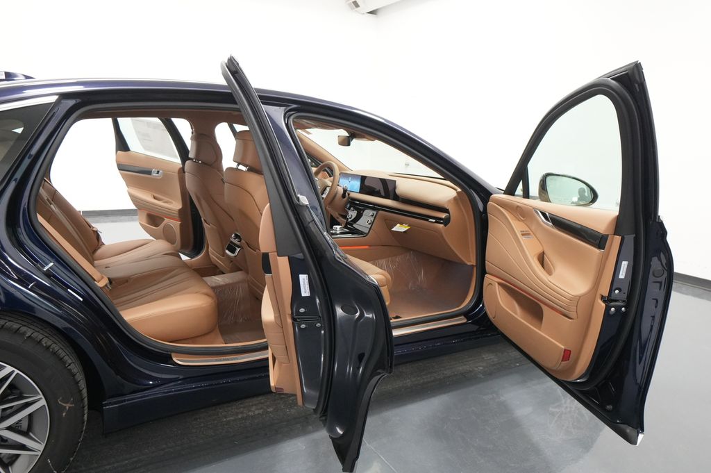 2027 Genesis G80