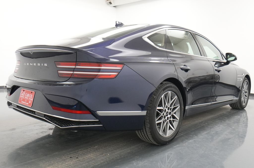 2027 Genesis G80