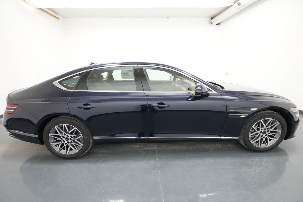 2027 Genesis G80