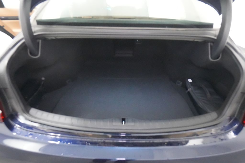 2027 Genesis G80
