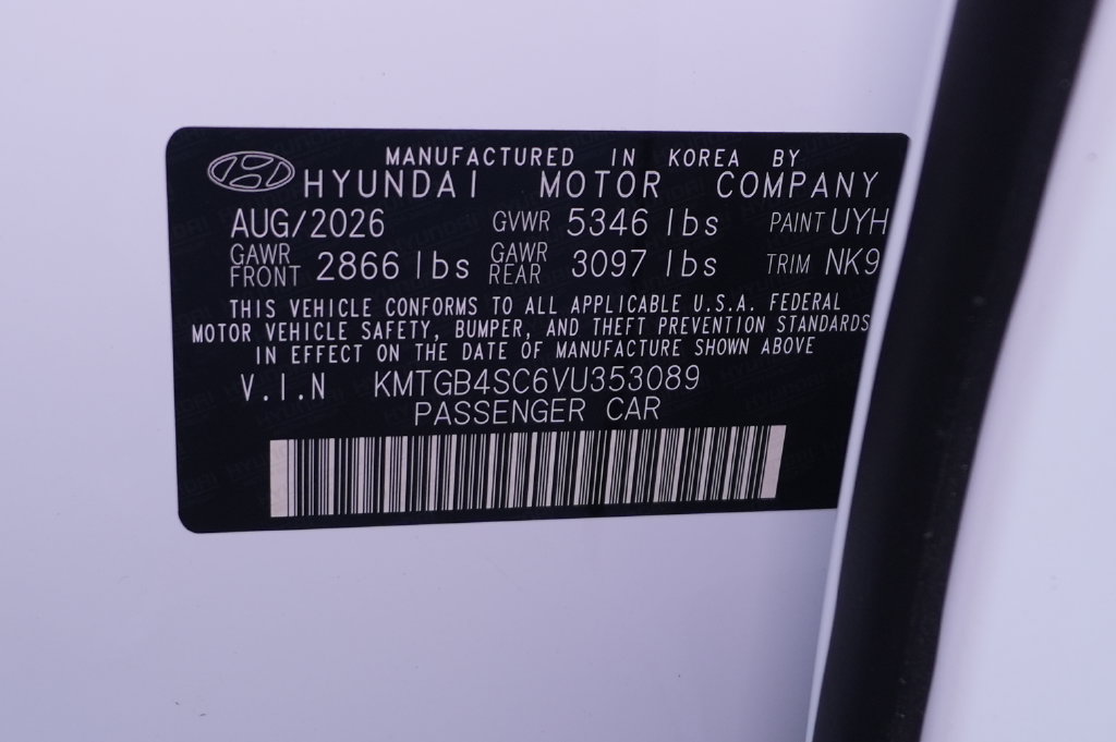 2027 Genesis G80
