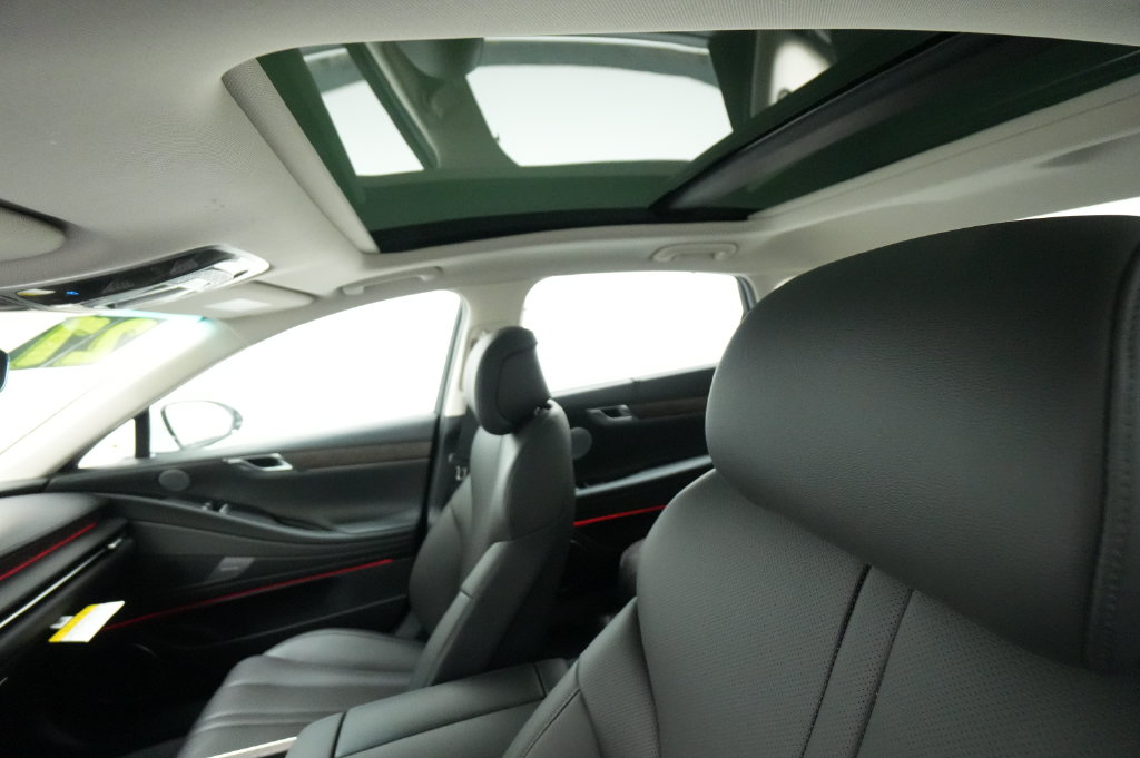 2027 Genesis G80