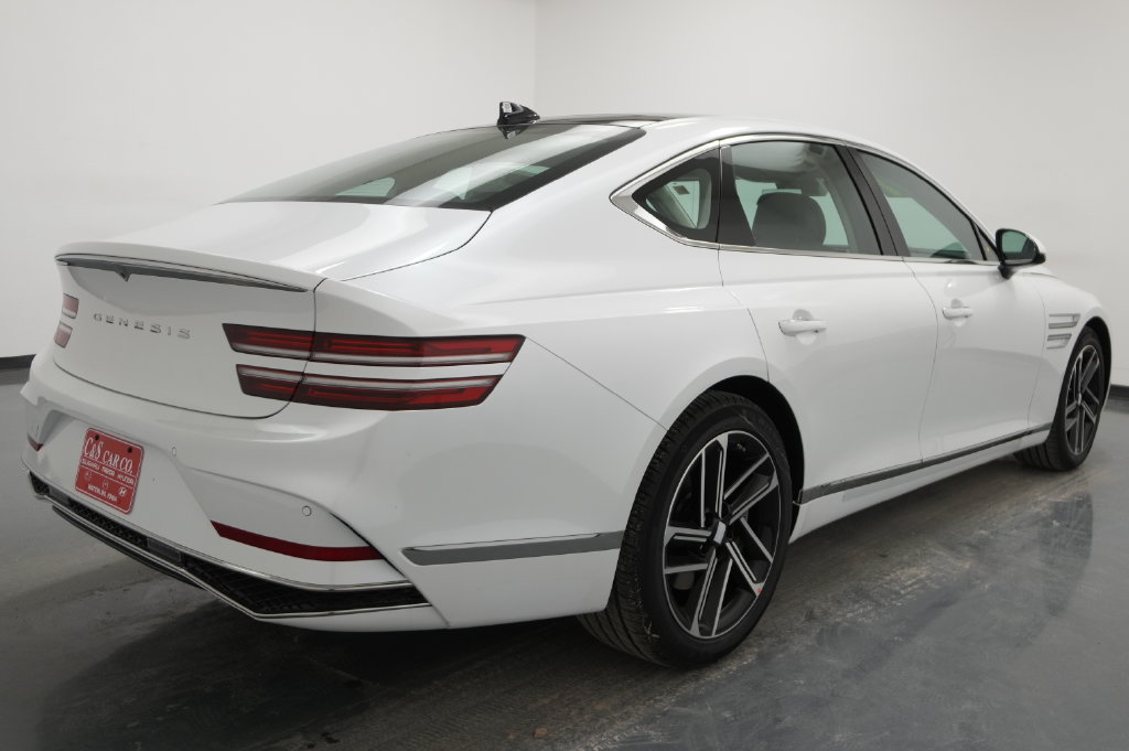 2027 Genesis G80