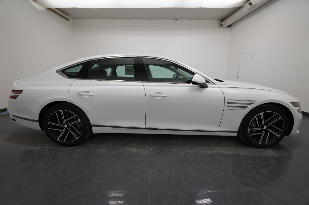 2027 Genesis G80