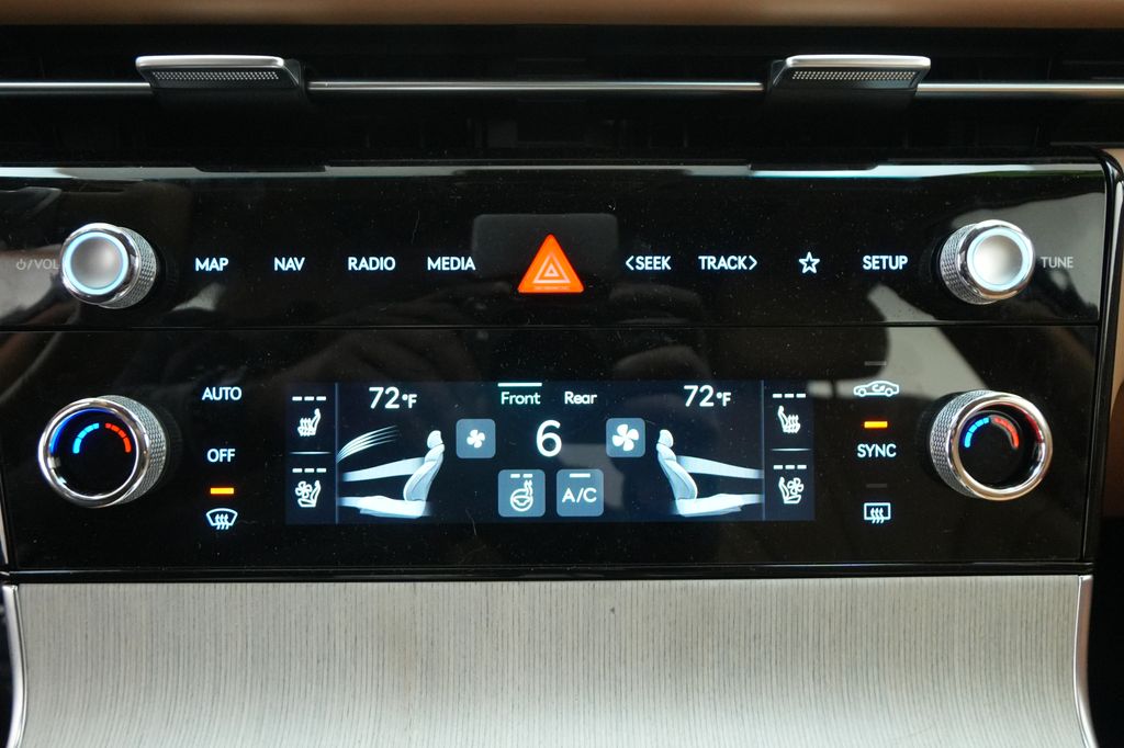 2025 Genesis G80
