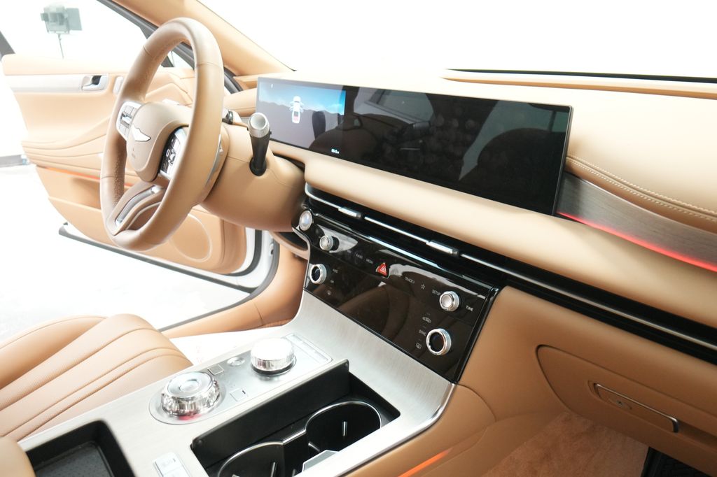 2025 Genesis G80