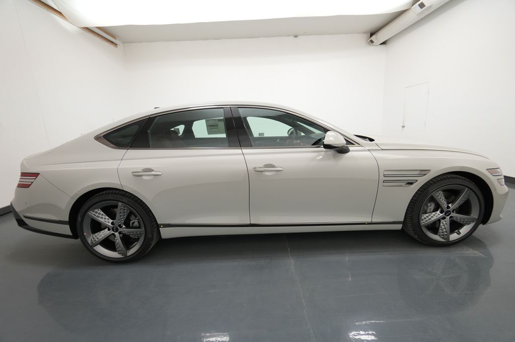 2027 Genesis G80