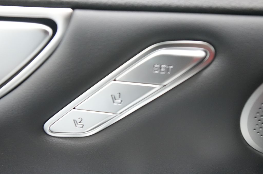 2027 Genesis G80