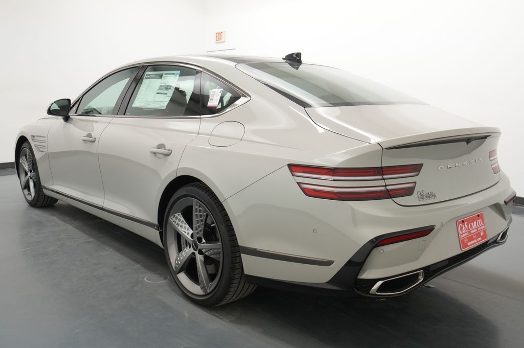 2027 Genesis G80