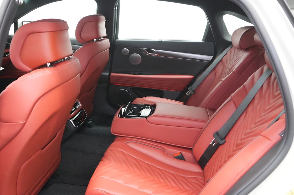 2027 Genesis G80