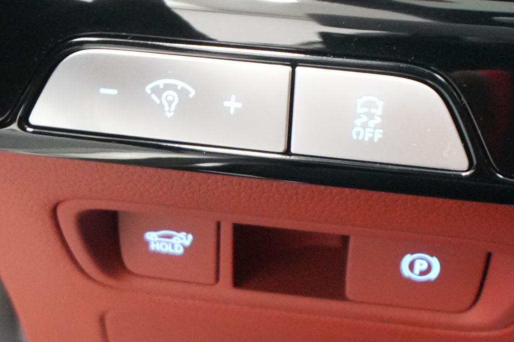 2027 Genesis G80
