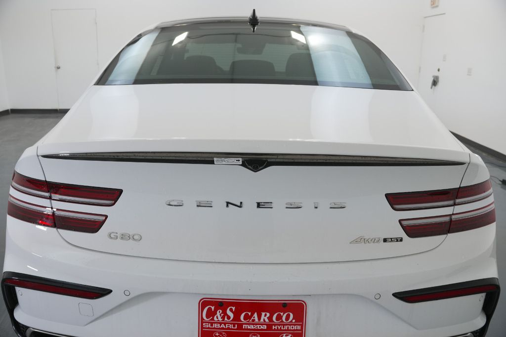 2025 Genesis G80