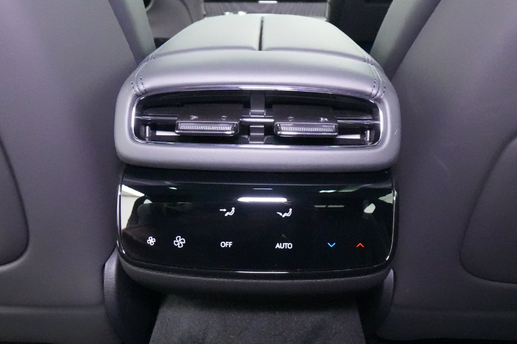 2027 Genesis G80