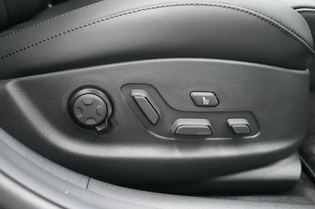 2027 Genesis G80