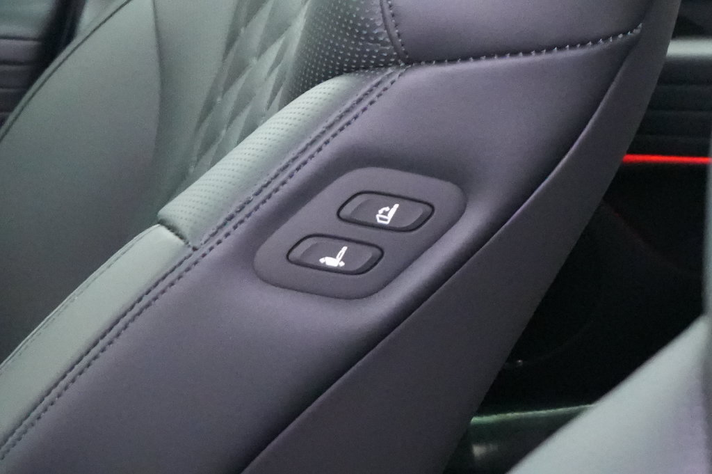 2027 Genesis G80
