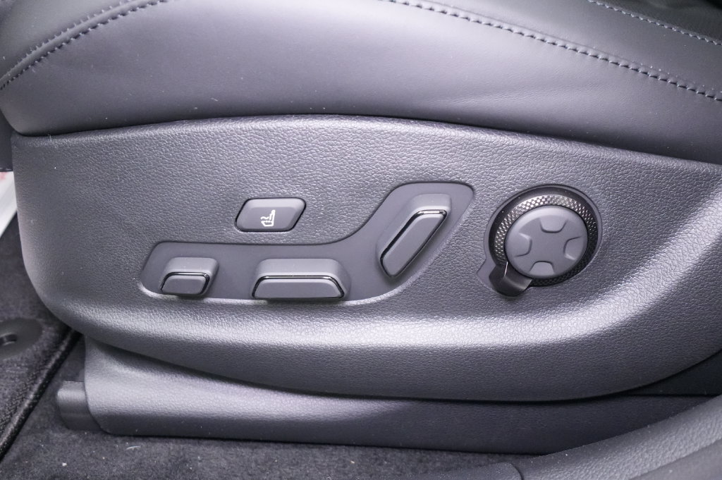 2027 Genesis G80