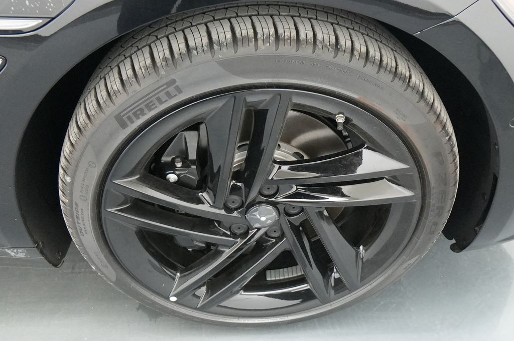 2027 Genesis G80