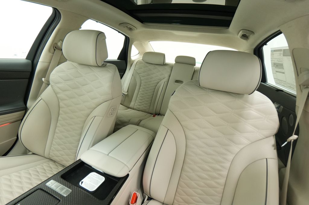 2027 Genesis G80