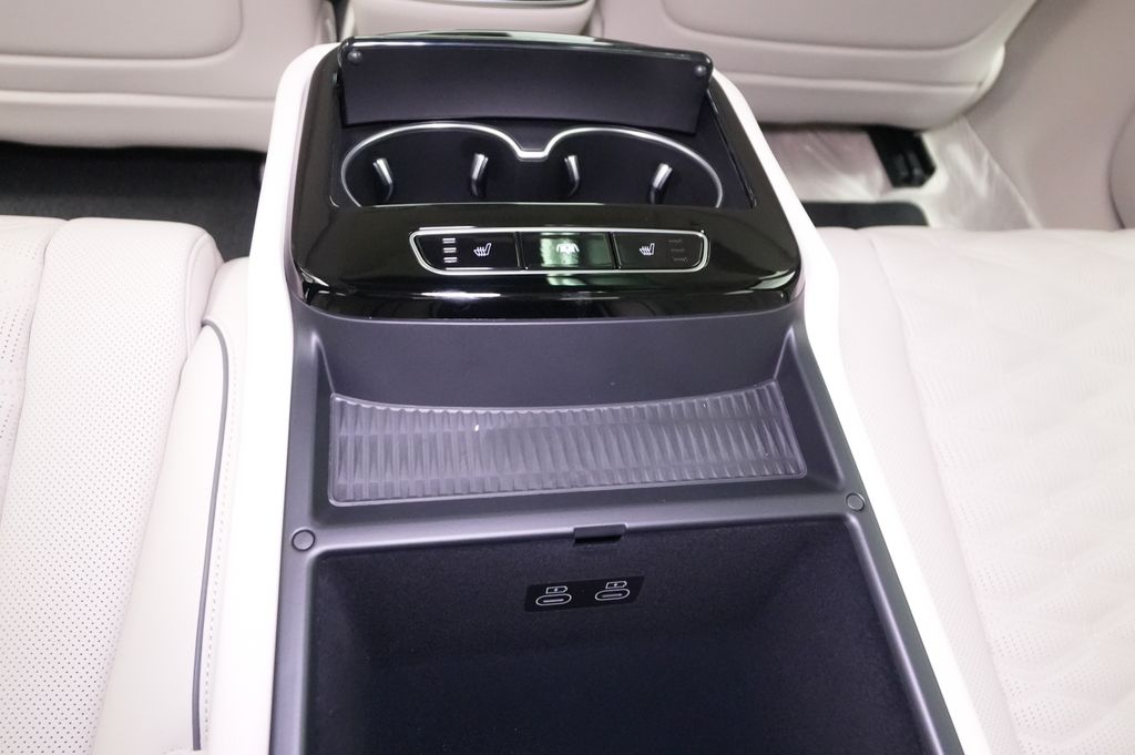 2027 Genesis G80