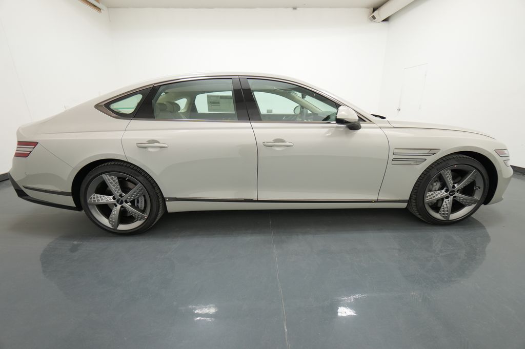2027 Genesis G80