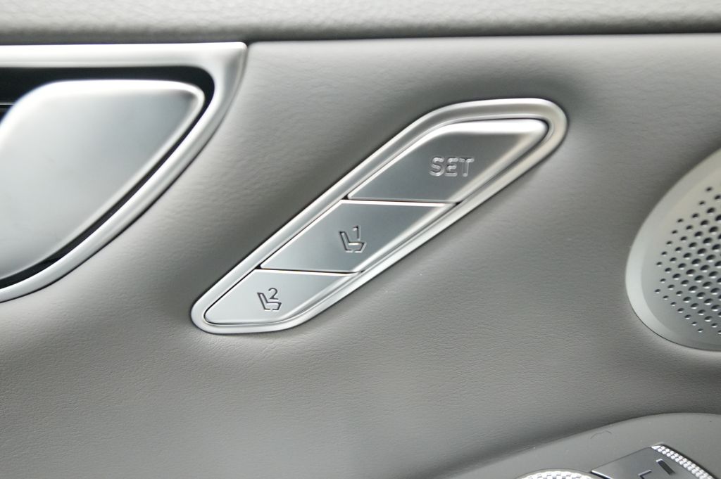 2027 Genesis G80