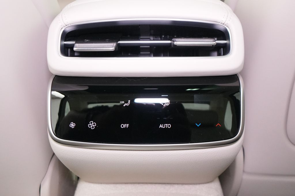 2027 Genesis G80