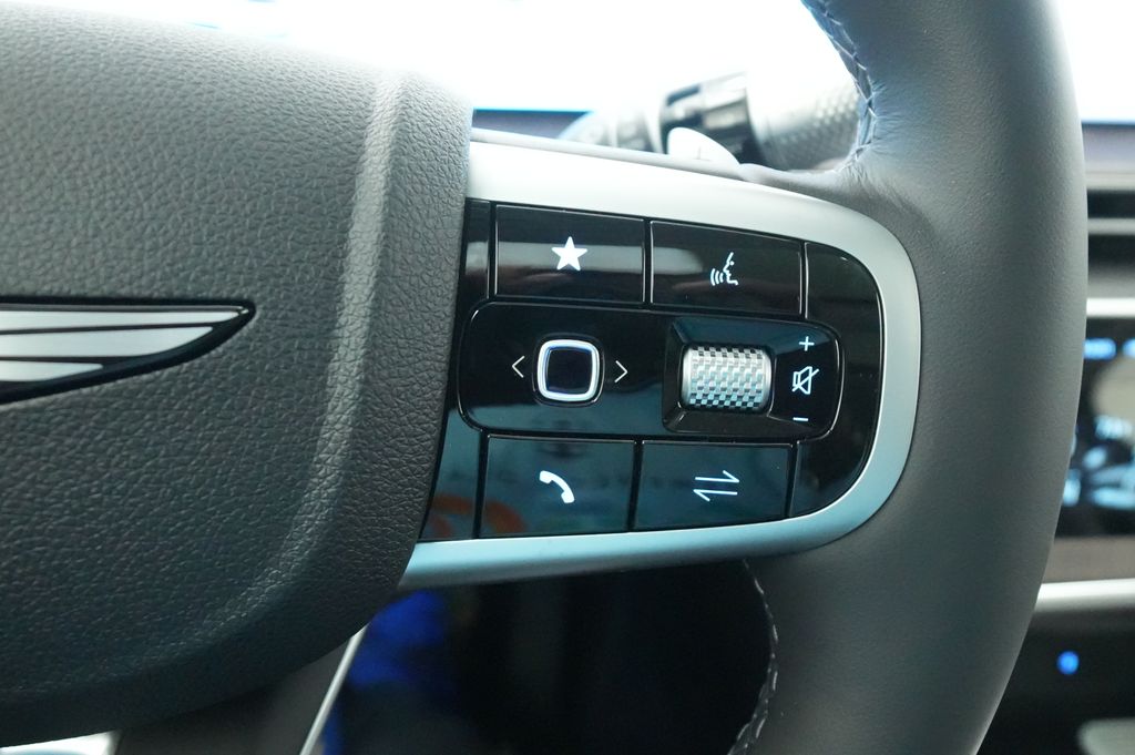 2027 Genesis GV80