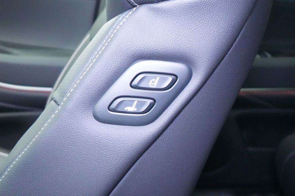 2027 Genesis GV80