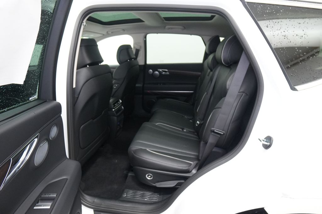 2027 Genesis GV80