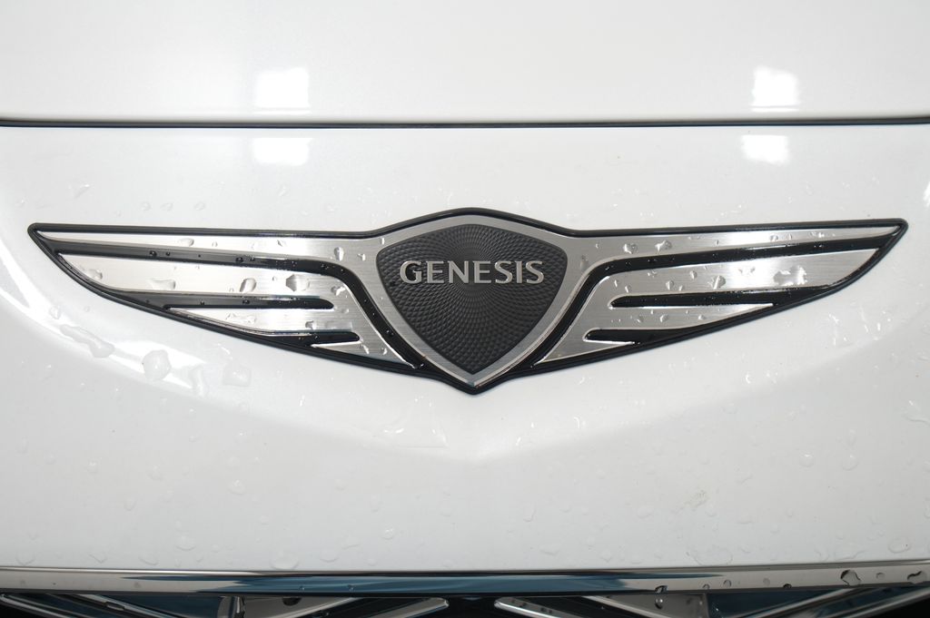 2027 Genesis GV80