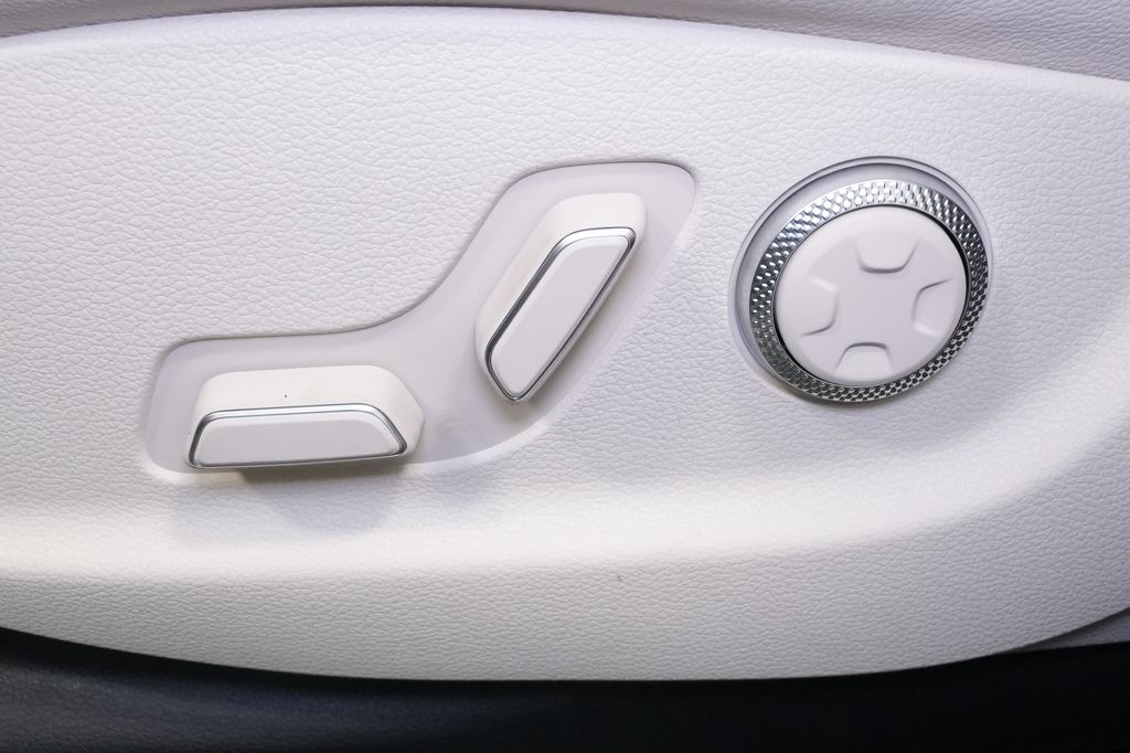 2026 Genesis GV80