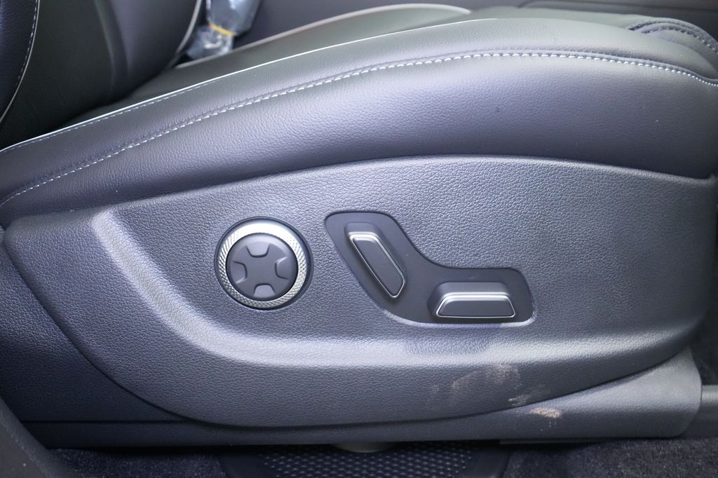 2026 Genesis GV80