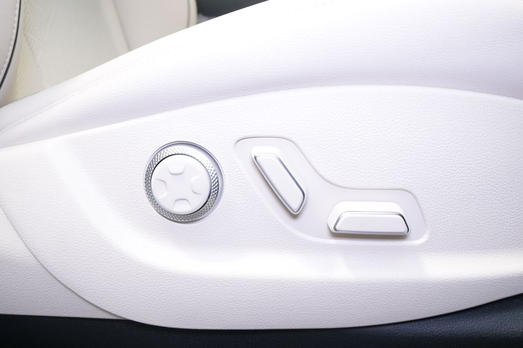 2026 Genesis GV80
