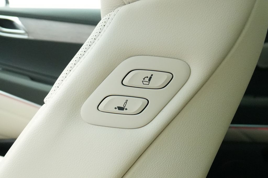 2026 Genesis GV80