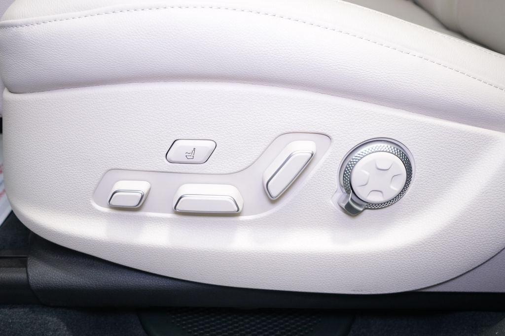 2026 Genesis GV80