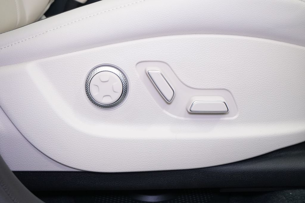 2026 Genesis GV80