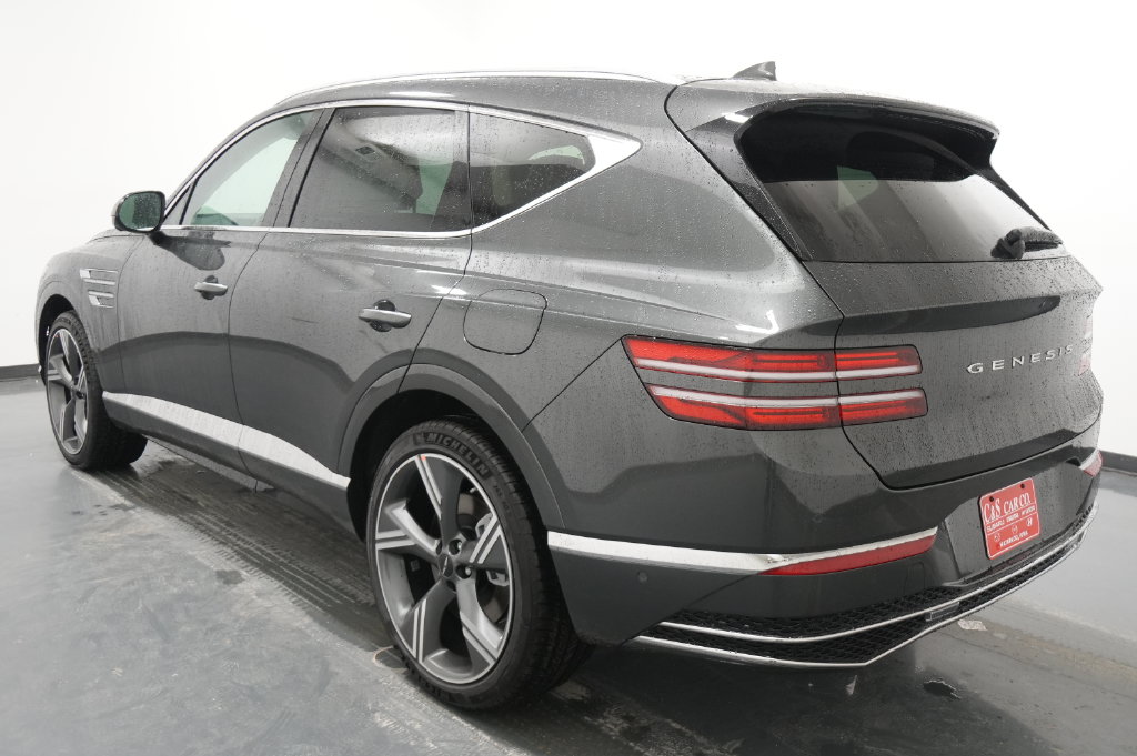 2027 Genesis GV80